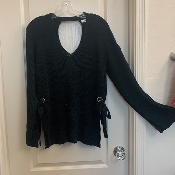 Lush Black Keyhole Knit Sweater with Grommet‎ Tie and Side Slits - Size M - Picture 5 of 13